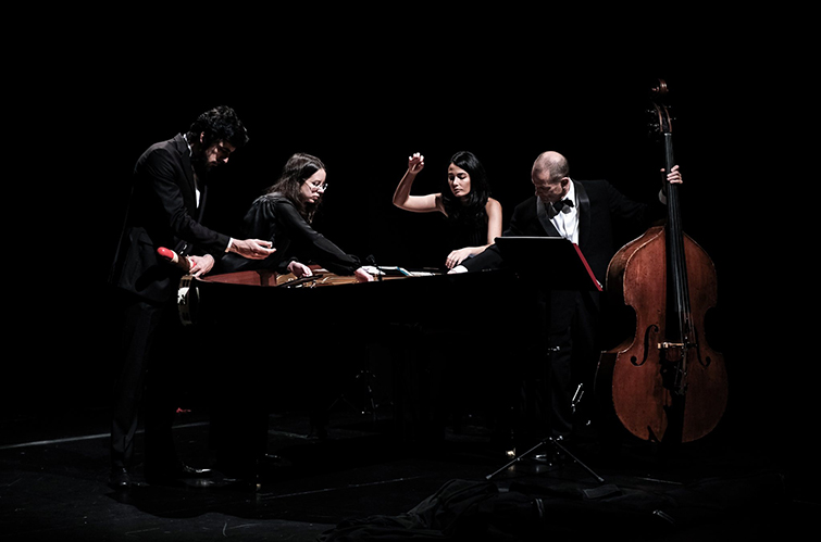 Miguel Maduro-Dias, Inês Filipe, Taíssa Poliakova, Mário Franco · FE..DE..RI..CO..., Teatro Aberto, Lisboa · © André Roma